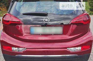 Хэтчбек Chevrolet Bolt EV 2017 в 