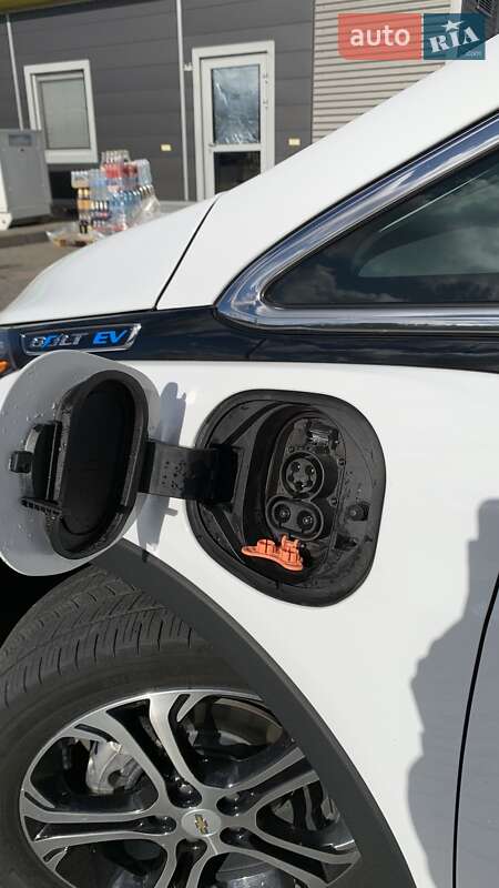 Хэтчбек Chevrolet Bolt EV 2020 в Каменском