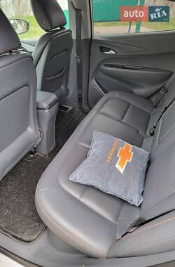 Хэтчбек Chevrolet Bolt EV 2018 в 
