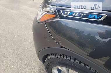 Хэтчбек Chevrolet Bolt EV 2017 в 