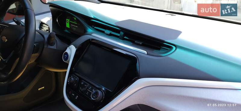 Хэтчбек Chevrolet Bolt EV 2020 в Днепре фото 3 Хэтчбек Chevrolet Bolt EV 2020 в Днепре