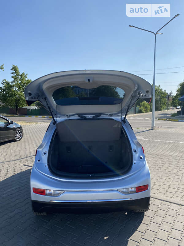 Хэтчбек Chevrolet Bolt EV 2017 в Ирпене фото 12 Хэтчбек Chevrolet Bolt EV 2017 в Ирпене