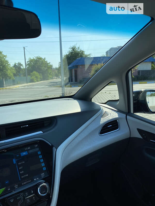 Хэтчбек Chevrolet Bolt EV 2017 в Ирпене фото 28 Хэтчбек Chevrolet Bolt EV 2017 в Ирпене