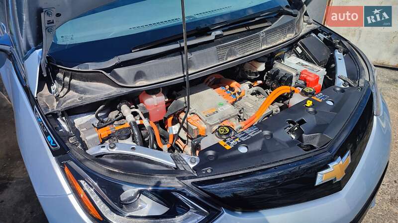 Хэтчбек Chevrolet Bolt EV 2017 в Одессе фото 4 Хэтчбек Chevrolet Bolt EV 2017 в Одессе