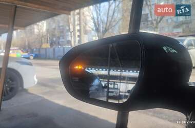 Хэтчбек Chevrolet Bolt EV 2017 в 