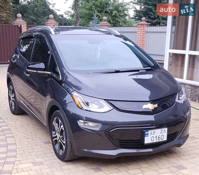 Хэтчбек Chevrolet Bolt EV 2017 в 