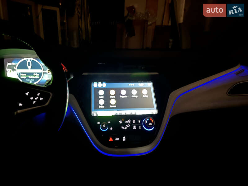 Хэтчбек Chevrolet Bolt EV 2018 в Виннице