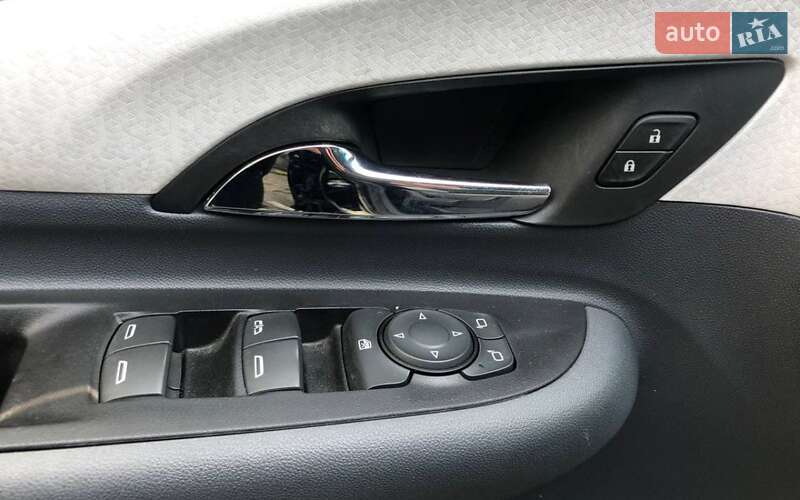 Хэтчбек Chevrolet Bolt EV 2019 в Львове