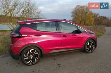 Хэтчбек Chevrolet Bolt EV 2022 в 
