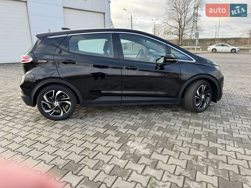Хэтчбек Chevrolet Bolt EV 2022 в Киеве