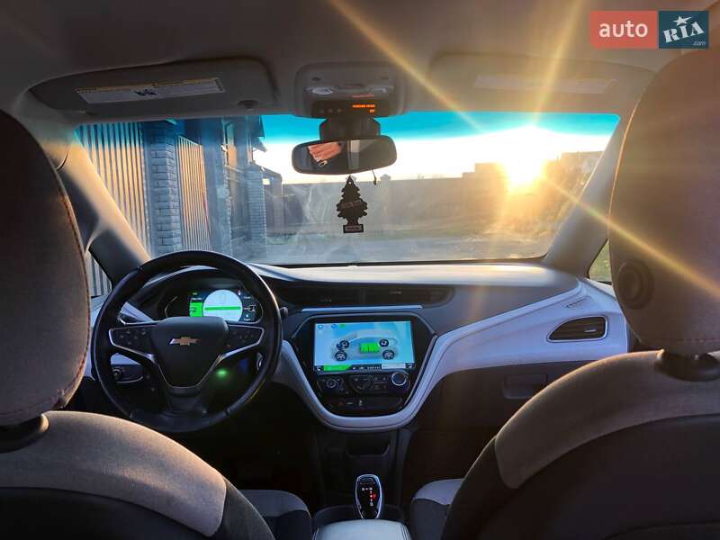 Хетчбек Chevrolet Bolt EV 2017 в Києві фото 16 Хетчбек Chevrolet Bolt EV 2017 в Києві