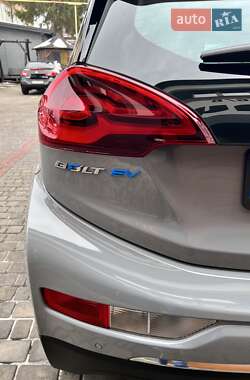 Хэтчбек Chevrolet Bolt EV 2018 в 
