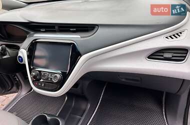 Хэтчбек Chevrolet Bolt EV 2018 в 
