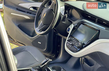 Хетчбек Chevrolet Bolt EV 2017 в  фото 28 Хетчбек Chevrolet Bolt EV 2017 в