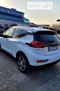 Хэтчбек Chevrolet Bolt EV 2017 в 