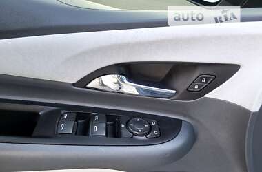 Хэтчбек Chevrolet Bolt EV 2017 в 