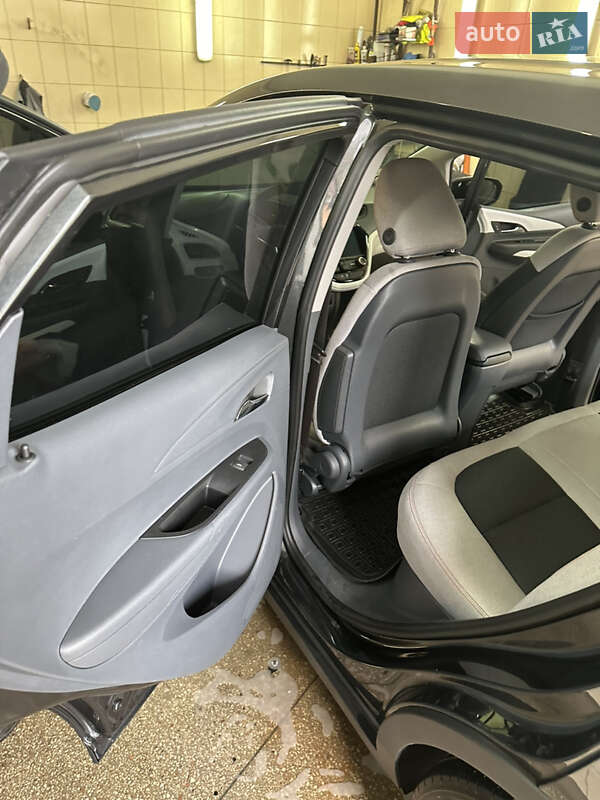 Хэтчбек Chevrolet Bolt EV 2017 в Черкассах