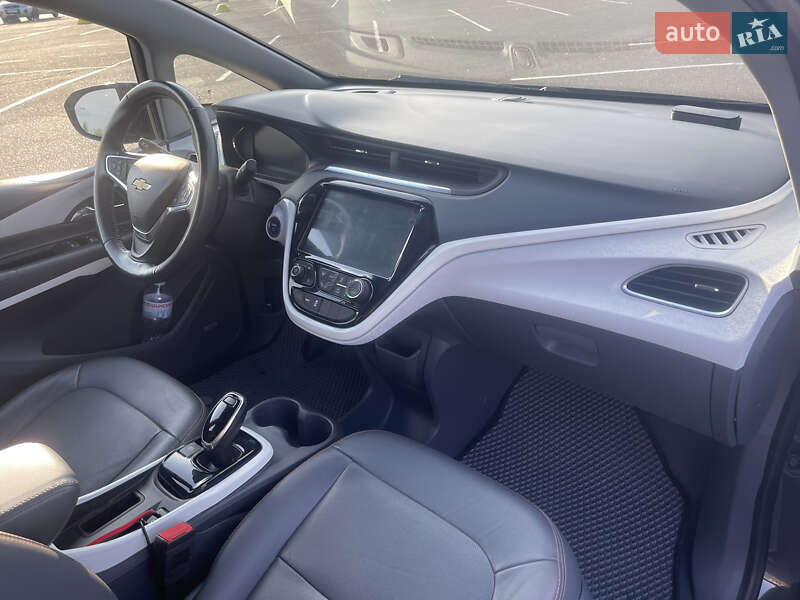 Хэтчбек Chevrolet Bolt EV 2018 в Киеве фото 26 Хэтчбек Chevrolet Bolt EV 2018 в Киеве