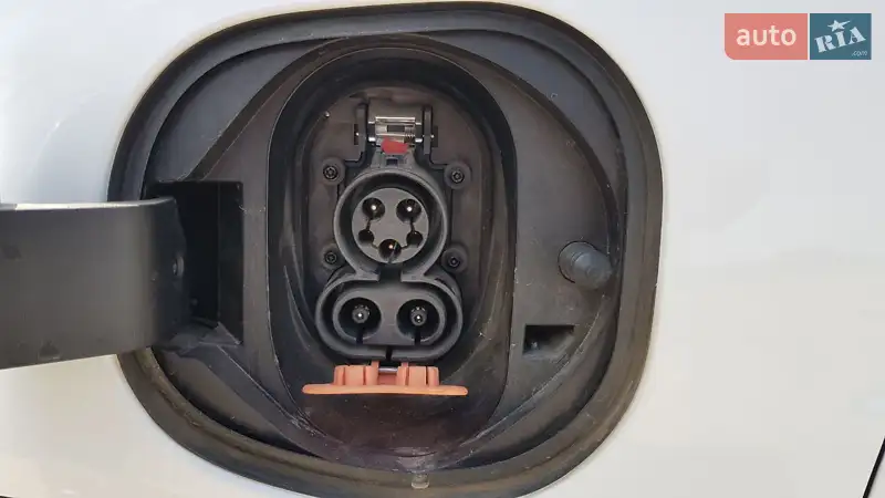 Chevrolet Bolt EV 2017 VIN 1G1FX6S02H4175188 фото оголошення 3 з 34