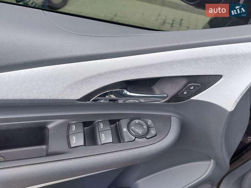 Хетчбек Chevrolet Bolt EV 2019 в Львові