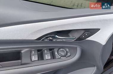 Хэтчбек Chevrolet Bolt EV 2019 в 
