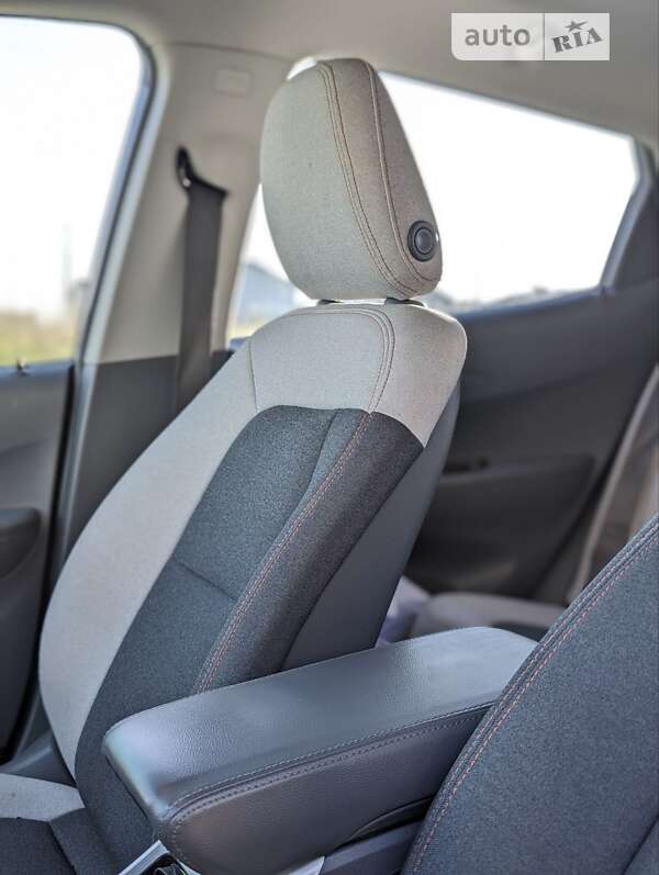 Хэтчбек Chevrolet Bolt EV 2019 в Ровно