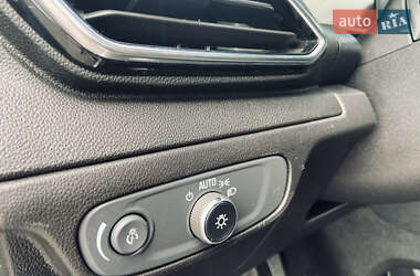 Хэтчбек Chevrolet Bolt EV 2022 в 