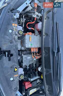Хэтчбек Chevrolet Bolt EV 2017 в 