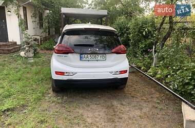 Хэтчбек Chevrolet Bolt EV 2017 в 