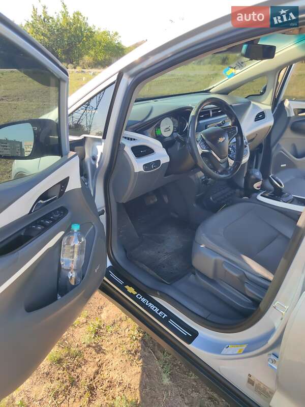 Хэтчбек Chevrolet Bolt EV 2017 в Запорожье