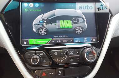 Хэтчбек Chevrolet Bolt EV 2019 в 
