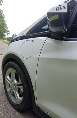 Хэтчбек Chevrolet Bolt EV 2019 в 