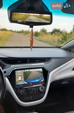 Хэтчбек Chevrolet Bolt EV 2017 в 