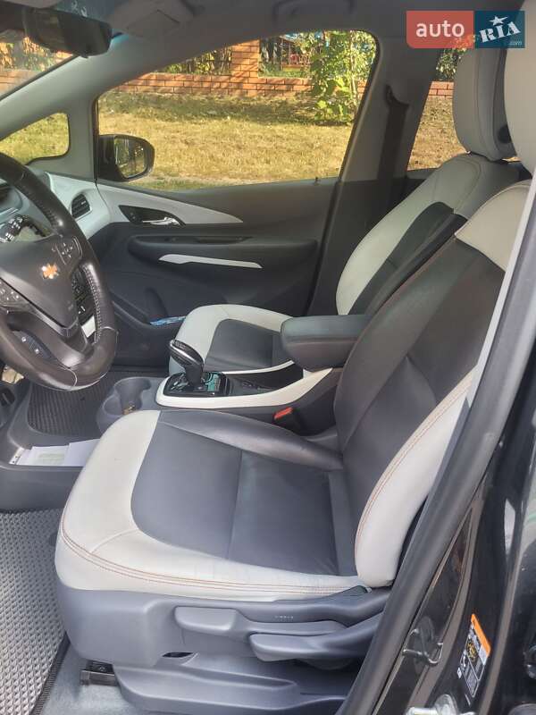 Хэтчбек Chevrolet Bolt EV 2020 в Киеве