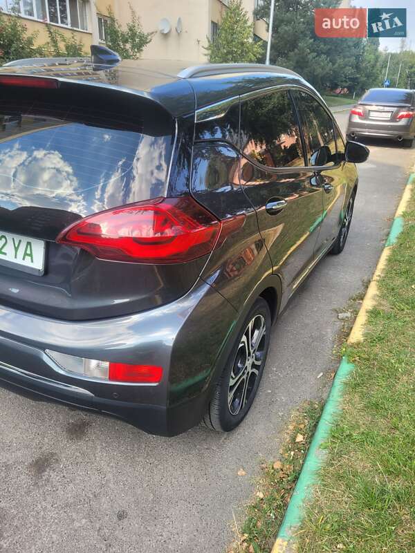 Хэтчбек Chevrolet Bolt EV 2020 в Киеве