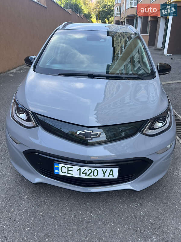 Хэтчбек Chevrolet Bolt EV 2018 в 