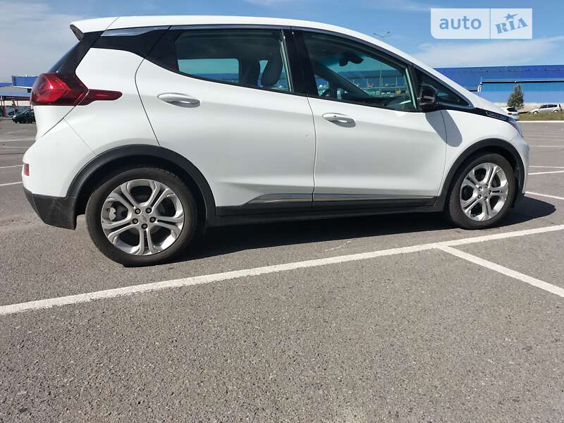 Хэтчбек Chevrolet Bolt EV 2020 в Виннице