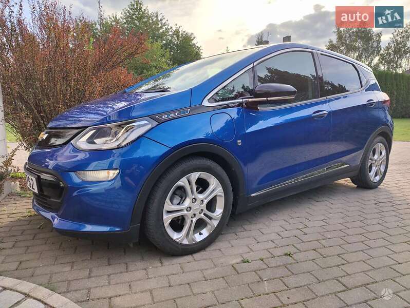Хетчбек Chevrolet Bolt EV 2017 в 
