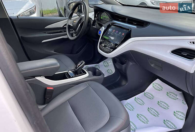 Хэтчбек Chevrolet Bolt EV 2018 в Киеве