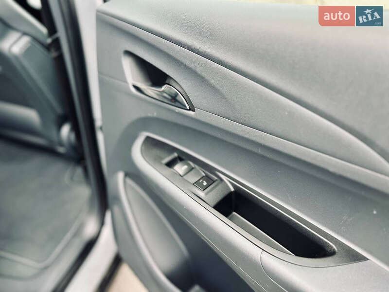 Хэтчбек Chevrolet Bolt EV 2019 в Черкассах фото 21 Хэтчбек Chevrolet Bolt EV 2019 в Черкассах