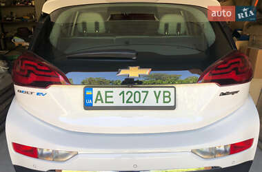 Хэтчбек Chevrolet Bolt EV 2021 в 