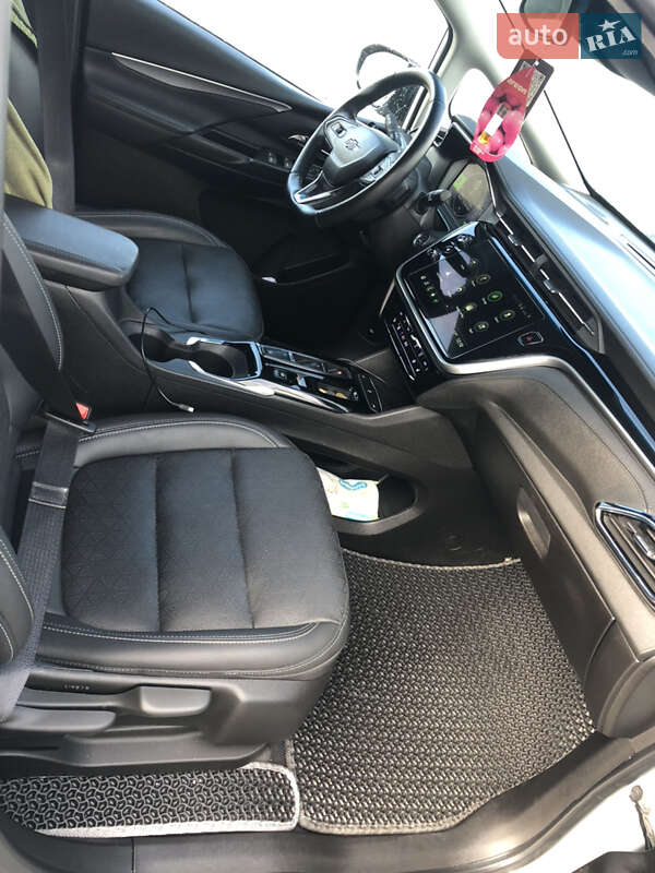 Хэтчбек Chevrolet Bolt EV 2023 в Львове фото 6 Хэтчбек Chevrolet Bolt EV 2023 в Львове