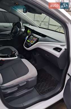 Хэтчбек Chevrolet Bolt EV 2020 в 