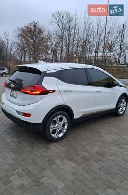 Хэтчбек Chevrolet Bolt EV 2020 в 
