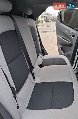 Хэтчбек Chevrolet Bolt EV 2020 в 