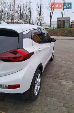 Хэтчбек Chevrolet Bolt EV 2020 в 