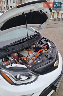 Хэтчбек Chevrolet Bolt EV 2020 в 