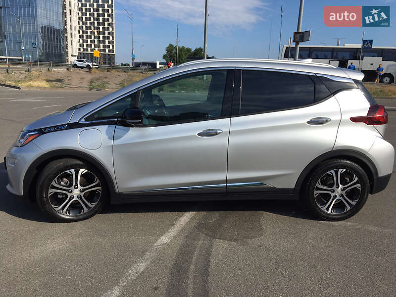 Хэтчбек Chevrolet Bolt EV 2017 в Киеве