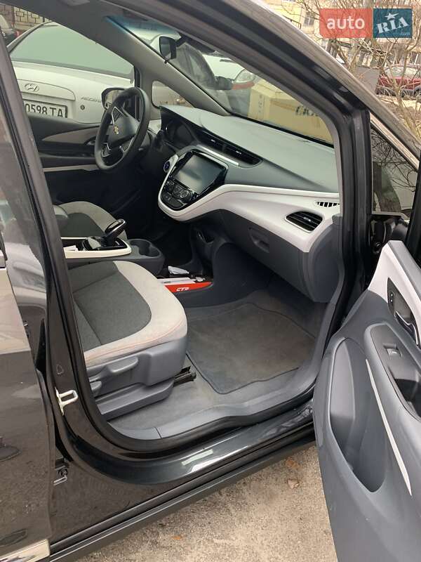Хэтчбек Chevrolet Bolt EV 2017 в Киеве