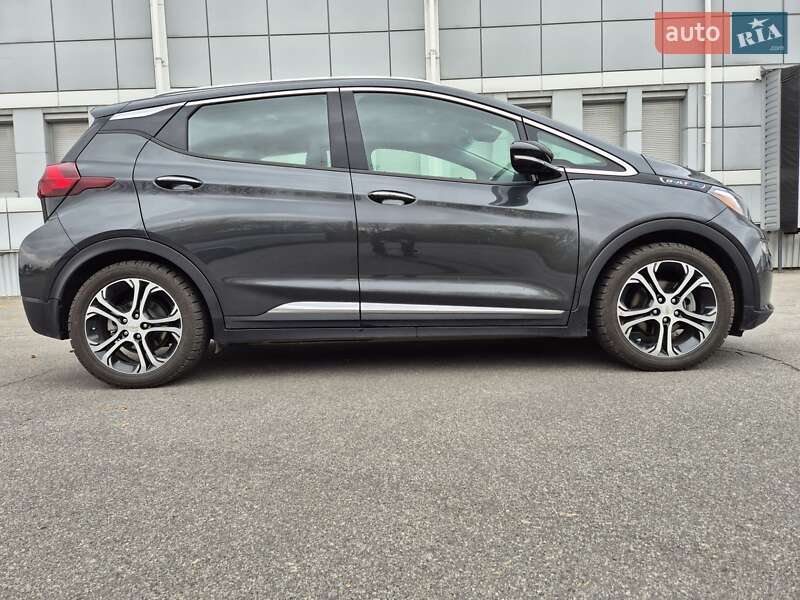 Хетчбек Chevrolet Bolt EV 2017 в Дніпрі